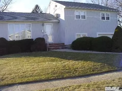 95 Silber Ave, Bethpage, NY 11714 photo 1