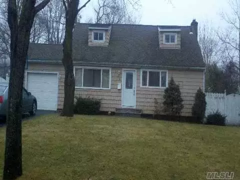 3 Einstein Pl, Smithtown, NY 11787 photo 1