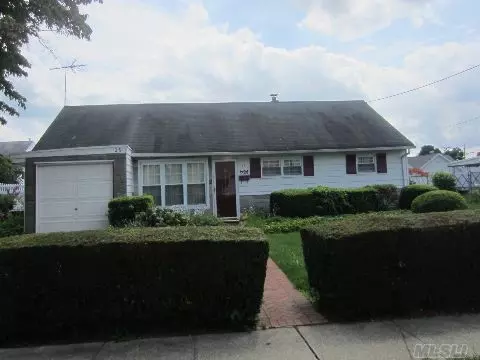 29 Eldorado Blvd, Plainview, NY 11803 photo 1