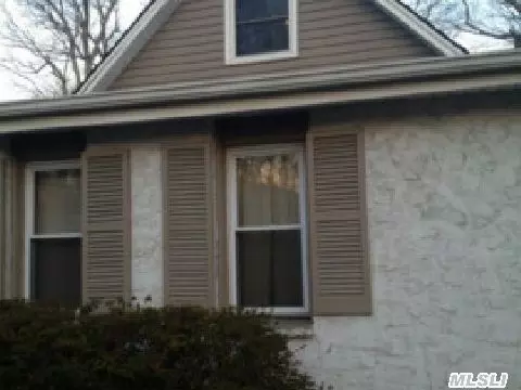 937 Mastic Rd, Mastic, NY 11950 photo 1