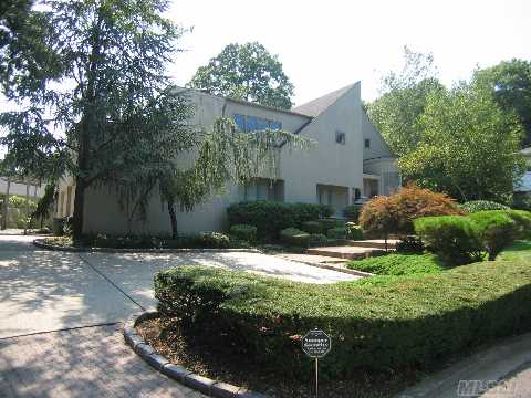 9 Sorgi Ct, Plainview, NY 11803 photo 1
