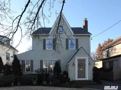 165 Trinity Pl, West Hempstead, NY 11552 photo 1
