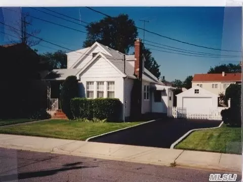 358 Westside Ave, Freeport, NY 11520 photo 1