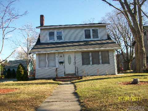 1012 Roanoke Ave, Riverhead, NY 11901 photo 1