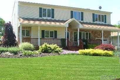 Undisclosed, Commack, NY 11725 photo 1