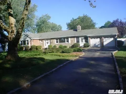 602 Plainview Rd, Plainview, NY 11803 photo 1