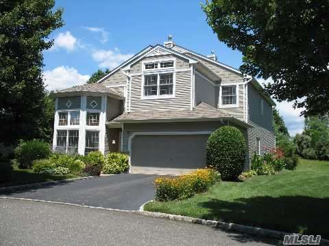 160 Sagamore Dr, Plainview, NY 11803 photo 1