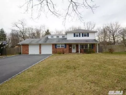 33 Marshmallow Dr, Commack, NY 11725 photo 1