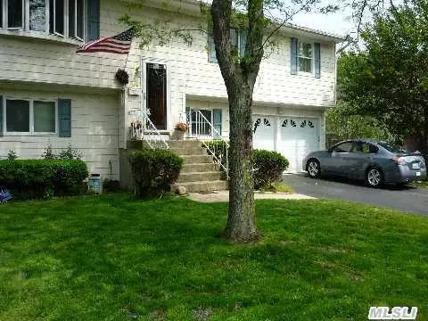69 Cullen Ave, Islip, NY 11751 photo 1