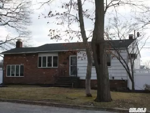 6 46th St, Islip, NY 11751 photo 1