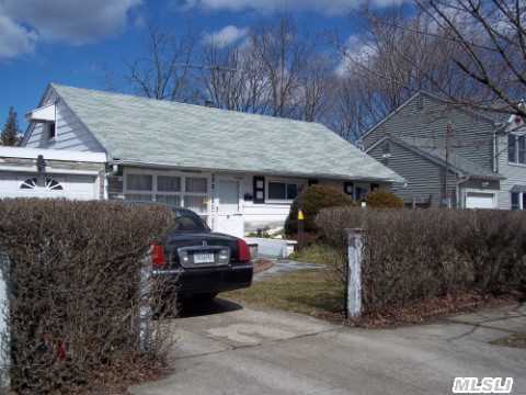 6 Eldorado Blvd, Plainview, NY 11803 photo 1