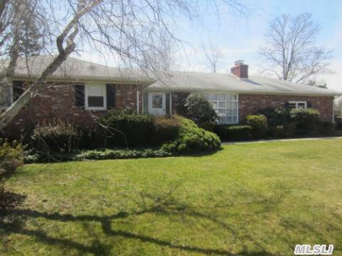 4 John St, Smithtown, NY 11787 photo 1