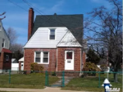 255 Cedar St, Hempstead, NY 11550 photo 1