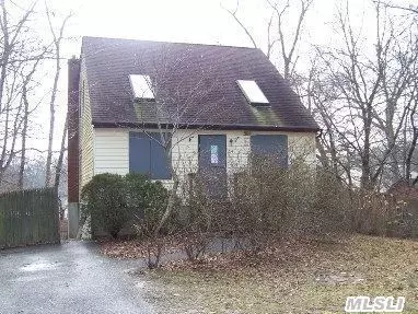 14 Ocean Ave, Mastic, NY 11950 photo 1