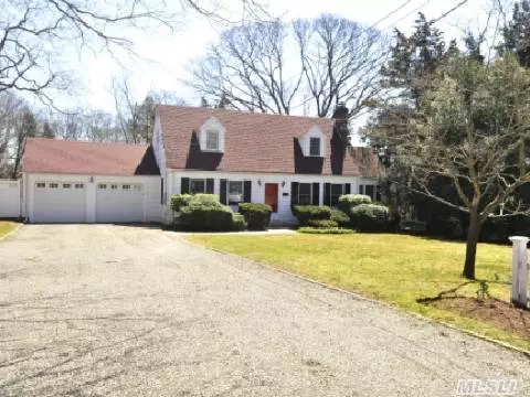 56 Atterbury Dr, Smithtown, NY 11787 photo 1
