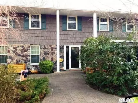 2 Ormond St, Dix Hills, NY 11746 photo 1