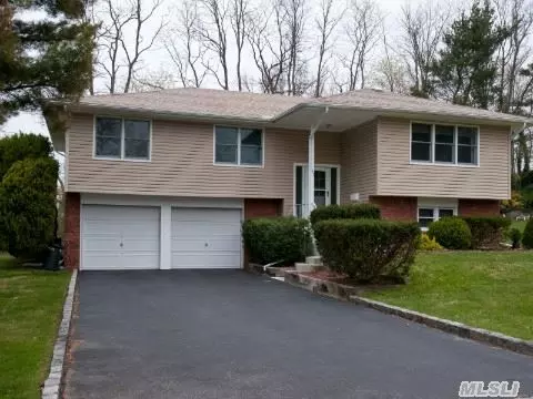 31 Pittoni Dr, Commack, NY 11725 photo 1
