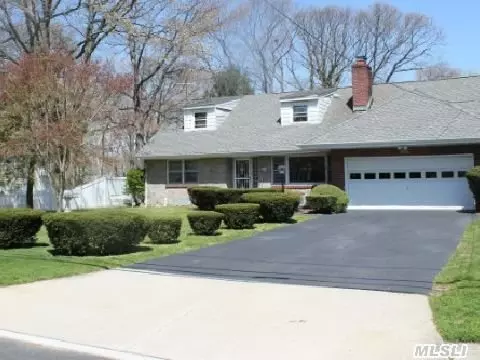 41 Washington Blvd, Commack, NY 11725 photo 1