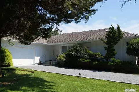 Undisclosed, Westhampton, NY 11977 photo 1