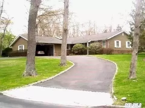 Undisclosed, Westhampton, NY 11977 photo 1