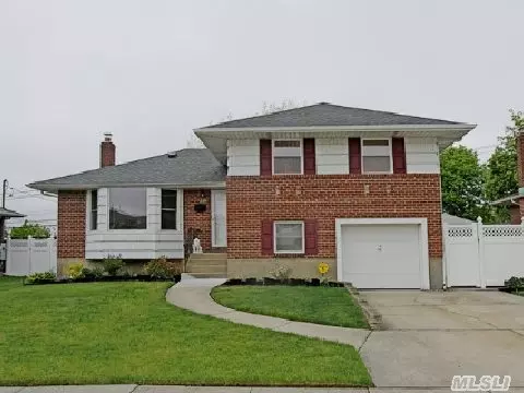 239 Bertram Pl, Bethpage, NY 11714 photo 1