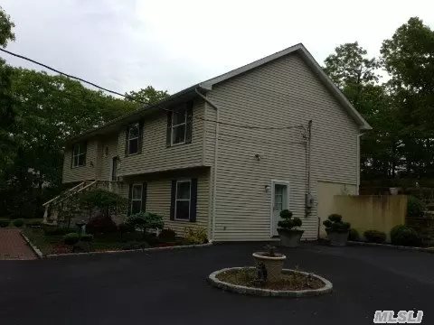 14 Wards Path, Hampton Bays, NY 11946 photo 1