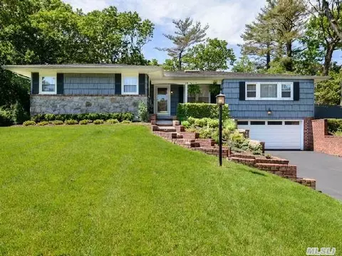 38 Ridge Dr, Plainview, NY 11803 photo 1