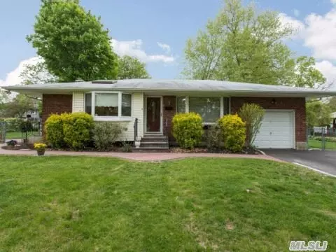 6 Abbey Dr, Commack, NY 11725 photo 1
