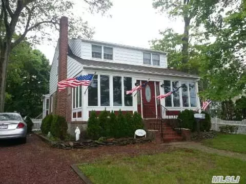 140 Ralph Ave, Babylon, NY 11702 photo 1