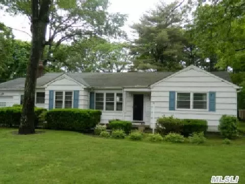 43 Harned Rd, Commack, NY 11725 photo 1