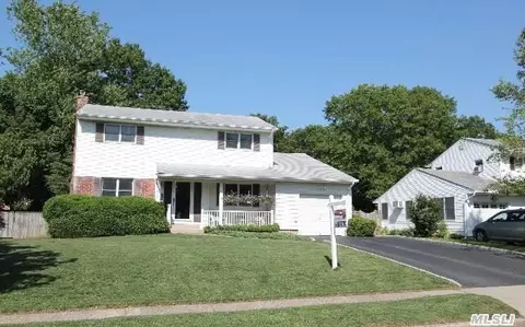 19 Bethany Dr, Commack, NY 11725 photo 1