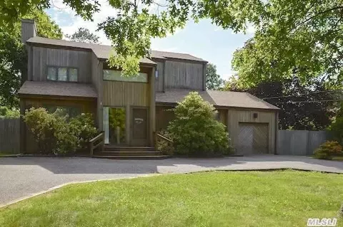13 Easterly Rd, Hampton Bays, NY 11946 photo 1