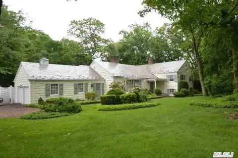 2 Elderfields Rd, Manhasset, NY 11030 photo 1