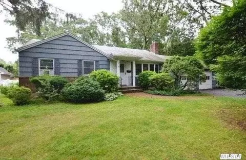 18 Burford Dr, Commack, NY 11725 photo 1