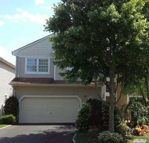 196 Sagamore Dr, Plainview, NY 11803 photo 1