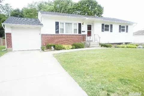 78 Applegate Dr, Central Islip, NY 11722 photo 1