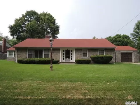 161 Wicks Rd, Commack, NY 11725 photo 1