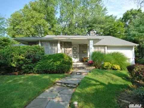 51 Hedgerow Ln, Jericho, NY 11753 photo 1