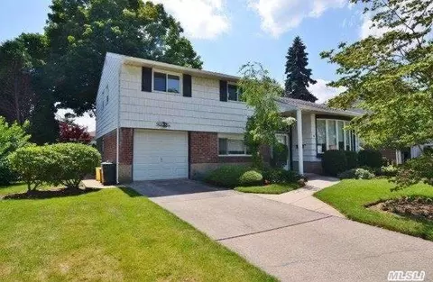 14 Coronet Ln, Plainview, NY 11803 photo 1