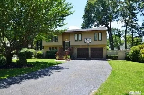 2 Dawnon Ct, Commack, NY 11725 photo 1