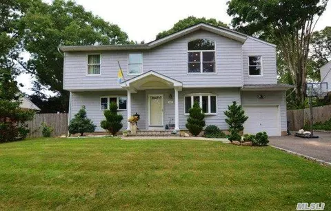 41 Genesee Dr, Commack, NY 11725 photo 1