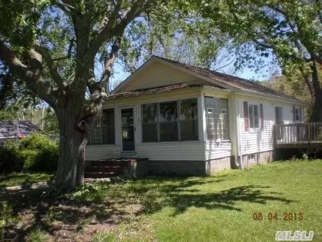 9 Milton Ct, Patchogue, NY 11772 photo 1