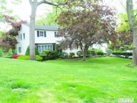 27 Newport Dr, Plainview, NY 11803 photo 1