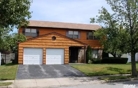 9 Fams Dr, Plainview, NY 11803 photo 1