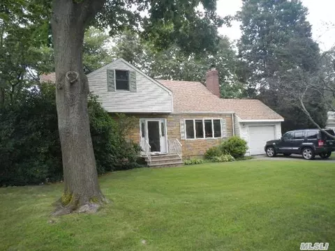 101 Gillette Ave, Patchogue, NY 11772 photo 1