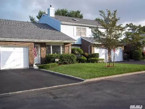 20 Sandy Hill Rd, Commack, NY 11725 photo 1