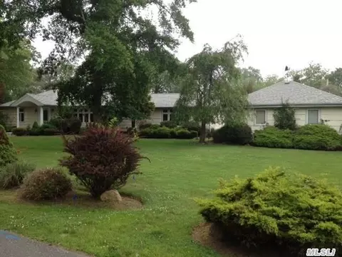 25 Elder Rd, Islip, NY 11751 photo 1