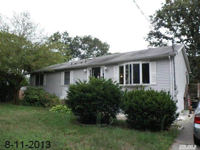 8 Evans Ave, Patchogue, NY 11772 photo 1