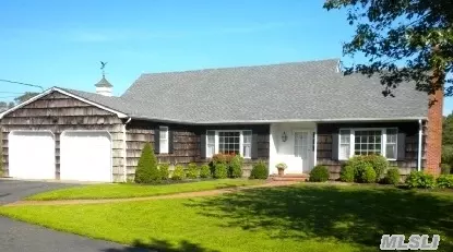 31 Shore Rd, Westhampton, NY 11977 photo 1