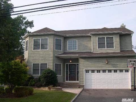 46 Stewart St, Plainview, NY 11803 photo 1